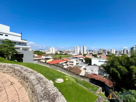 Imagem Terreno à Venda em condomínio de alto padrão no Estreito em Florianópolis/SC.