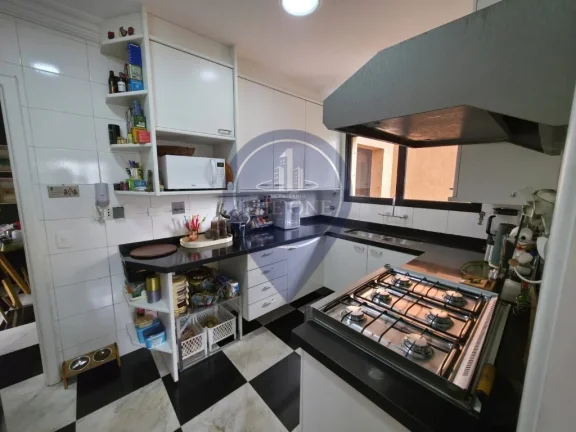 Imagem Imóvel de luxo na Vila Mariana: Apartamento de 4 suítes, 5 banheiros e 4 vagas de garagem em São Paulo-SP.