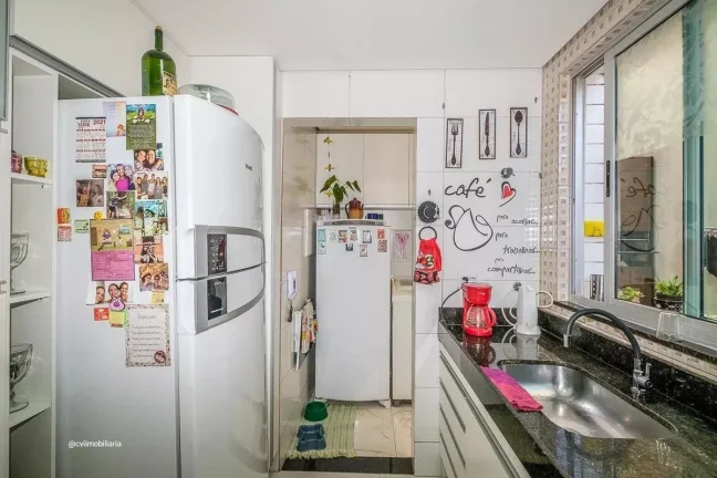 Imagem Imóvel amplo à venda com 3 quartos, sendo 1 suíte, e 2 banheiros no total. Este imóvel está bem...