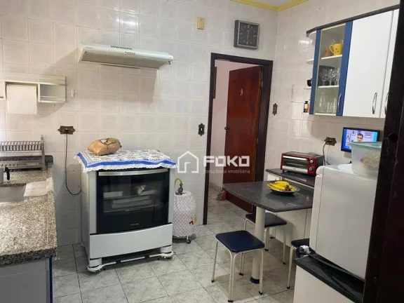 Imagem Sobrado com 3 dormitórios para alugar, 306 m² por R$ 6.703,00/mês - Parque Renato Maia - Guarulhos/SP