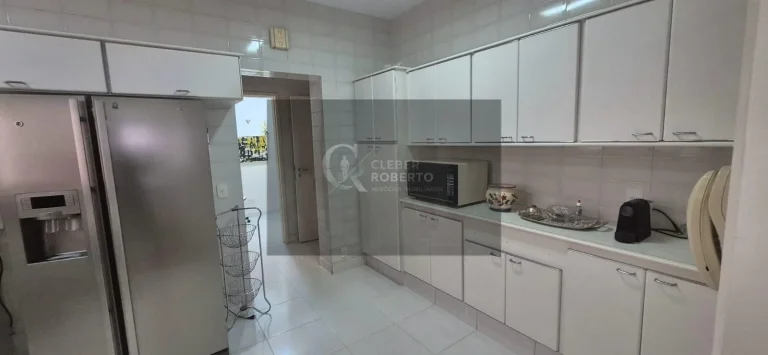 Imagem Apartamento com 4 Quartos e 6 banheiros à Venda, 318 m² por R$ 750.000
