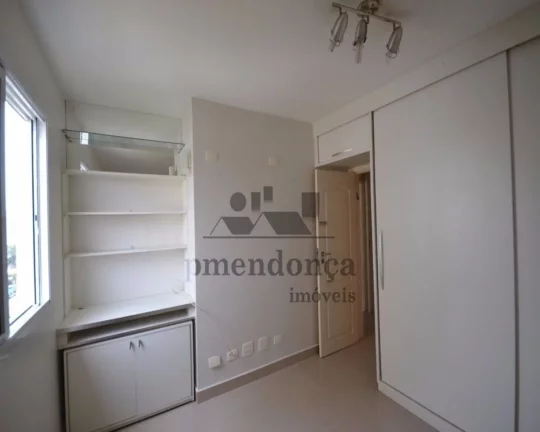 Imagem Apartamento em perfeito estado de conservação, piso em porcelanato, living para 02 ambientes, banh...