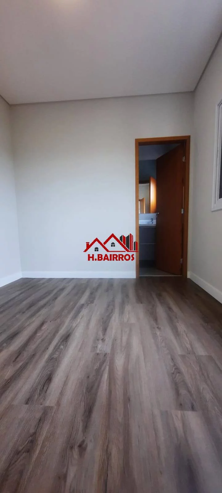 Imagem Casa com 04 Dormitórios à Venda - Jaguary - São Jos?(C) dos Campos