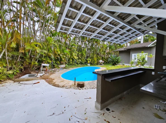 Imagem Casa de Luxo à Venda na Riviera Módulo 22 em Riviera de São Lourenço: 4 Quartos, 2 Suítes, 2 Salas, 5 Vagas de Garagem.