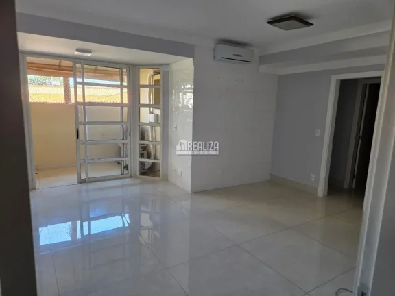 Imagem Apartamento de 3 dormitórios com móveis planejados e piscina no Condomínio Residencial Nas Rocas, bairro Olinda, em Uberaba