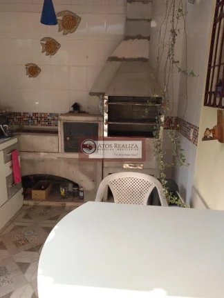 Imagem Vendo Oportunidade em Interlagos região da Cidade Dutra. Sobrado 3 Dormitórios com Armários, Suíte, Cozinha com Armários, 2 vagas, Área 250m2, Área Gourmet com Churrasqueira coberta, valor R$ 630 mil para venda.