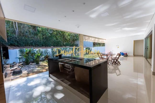 Imagem Casa com 3 suítes + escritório e 2 vagas