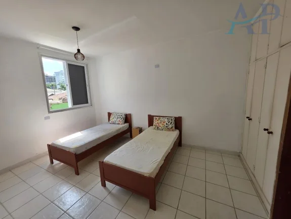 Imagem Apartamento no Canto do Forte em Praia Grande na Quadra da Praia
