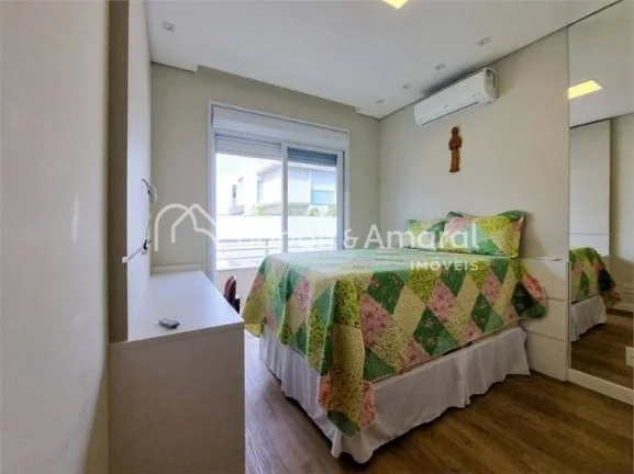 Imagem Excelente casa com 251m² de construção. Possui 4 vagas na garagem, Ao entrar nesta casa dos sonho...