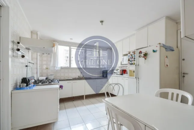 Imagem Apartamento de luxo à venda em Moema, São Paulo-SP: 4 quartos, 1 suíte, 2 salas, 4 banheiros, 3 vagas de garagem, 161m².