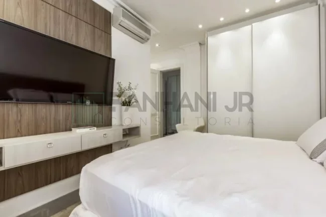 Imagem Descubra o seu novo lar neste incrível apartamento, repleto de uma arquitetura sofisticada que irá encantar você! Aqui, os tons neutros foram meticulo