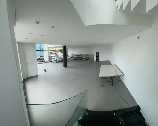 Imagem Prédio Comercial de Alto Padrão para Locação em Votorantim-SP, Parque Bela Vista: 2 Salas, 3 Banheiros, 10 Vagas, 724 m².