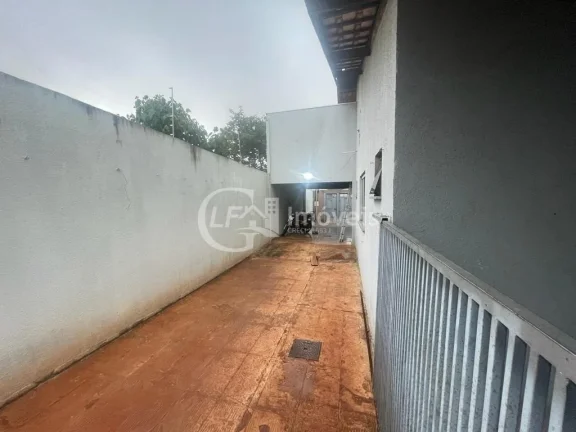 Imagem Imóvel à venda em Campo Grande-MS: Casa de 4 quartos na Vila Marli, com suíte, 2 salas, 3 banheiros, 6 vagas e 220m². Confira!