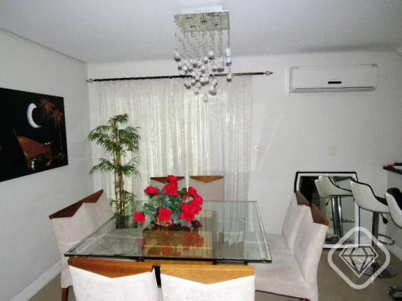 Imagem Residência com Piscina e Terraço no Jardins do Prado

Casa individual em loteamento monitorado com...