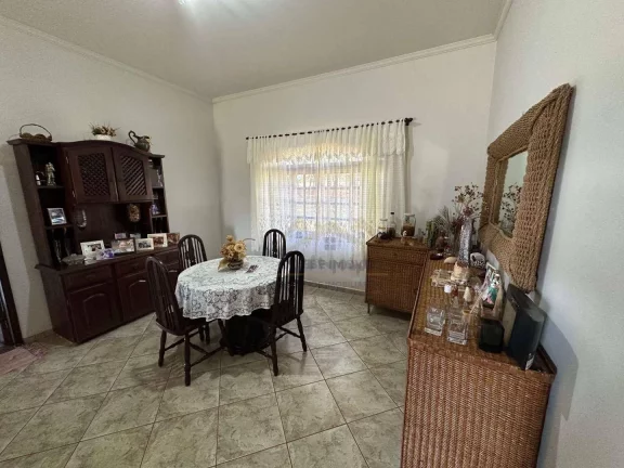Imagem Chácara com 4 dormitórios à venda, 16100 m² por R$ 850.000,00 - Bairro Guarapó - Tatuí/SP