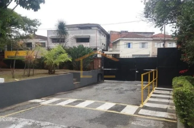 Imagem Galpão com 5.000,00m² de área construída, distribuída em três blocos e áreas complementares. ...