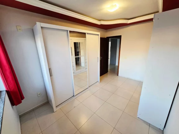 Imagem Apartamento semi mobiliado com 2 dormitórios e 1 vaga no Santa Regina em Camboriú/SC