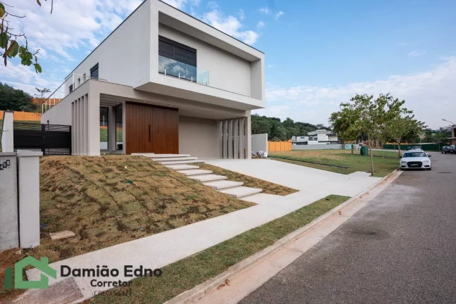 Imagem Casa com 4 suítes ,1 maste 348,10 m² R$ 3.180,000 - Condomínio Alphaville