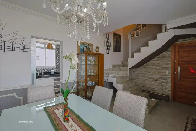 Imagem Apartamento de cobertura à venda no bairro Sagrada Família, em ponto nobre da região. Com 125m² ...