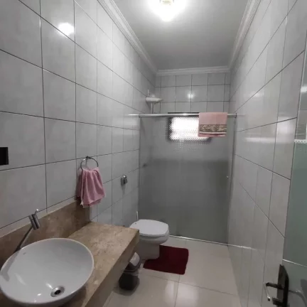 Imagem Casa mobiliada com 2 dormitórios e 2 vagas de garagem no bairro Floresta em Joinville