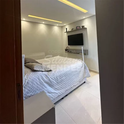 Imagem Casa com piscina aquecida no condomínio Santinon