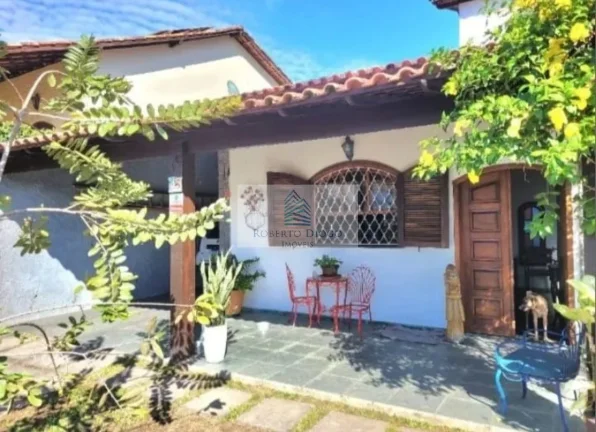 Imagem Casa de Luxo à Venda em Maria Paula, Niterói-RJ: 4 Quartos, 1 Suíte, 2 Salas, 3 Banheiros, 3 Vagas de Garagem