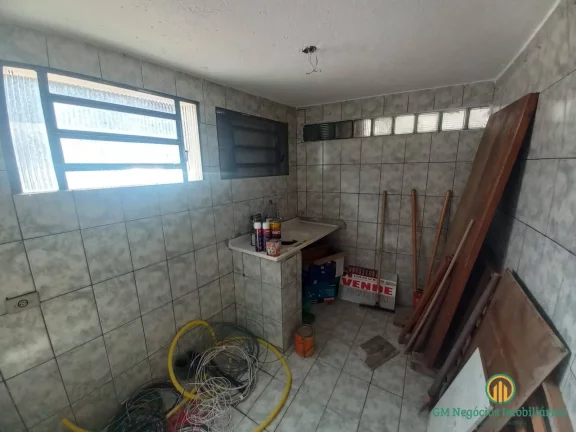 Imagem Casa de construção sólida em rua s/saída próximo centro de Cotia.,doct ok!