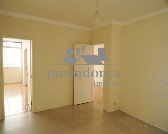 Imagem Apartamento amplo ensolarado, rico em armarios, claro e ventilado, em rua nobre e arborizada de Higi...