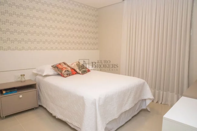 Imagem Apartamento Vista Mar com 4 dormitórios à venda no Centro de Balneário Camboriú/