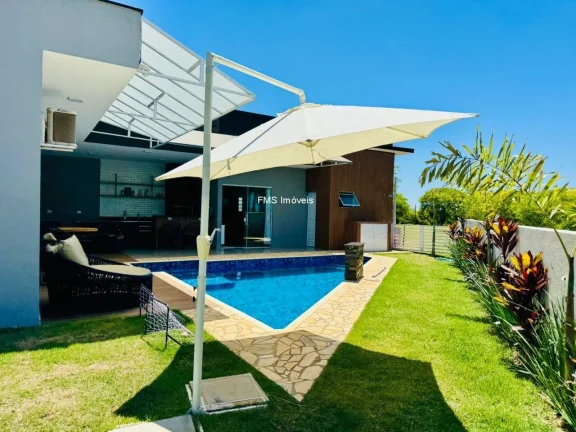 Imagem Casa com 4 suítes em condomínio em Porangaba - SP