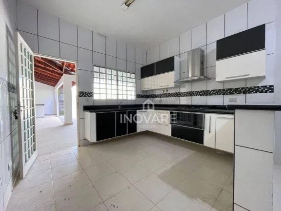 Imagem Casa com 4 dormitórios à venda, 280 m² por R$ 580.000,00 - Jardim Leonora - Itumbiara/GO
