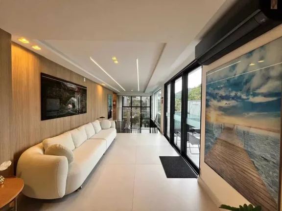 Imagem Apartamento com 2 suítes e 2 vagas de garagem na Praia Brava - Itajaí