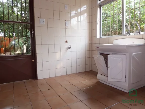 Imagem Casa de 3 dorm. para locação no bairro Glória, Porto Alegre/RS. - CA2740