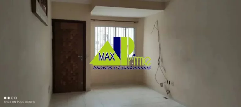 Imagem Casa para locação na Vila Marieta, São Paulo-SP: 3 quartos, 1 suíte, 2 salas, 3 banheiros, 4 vagas de garagem, 135m².