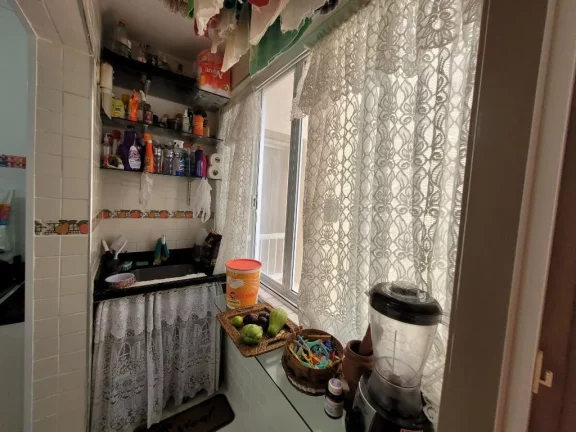 Imagem PITANGUEIRAS - LOCALIZAÇÃO PRIVILEGIADA, NA QUADRA DO MAR, AMPLO APARTAMENTO COM 80 M² ÚTEIS, CLARO E SUPER AREJADO, 1 VAGA DE GARAGEM NO PRÉDIO.