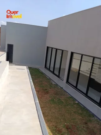 Imagem Casa de luxo em condomínio à venda em Bonfim Paulista-SP: 4 quartos, 4 suítes, 2 salas e 260m² de área.