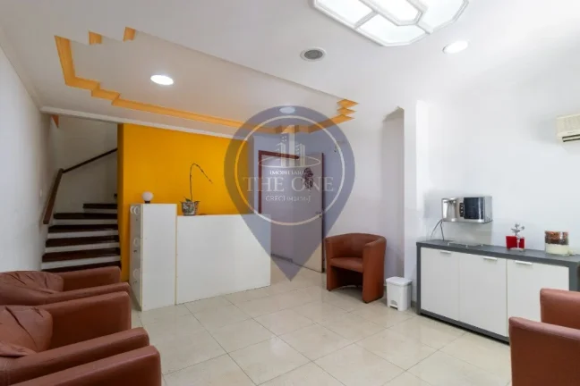 Imagem Casa de Luxo à Venda em Indianópolis, São Paulo-SP: 3 Quartos, 1 Suíte, 1 Sala, 4 Banheiros