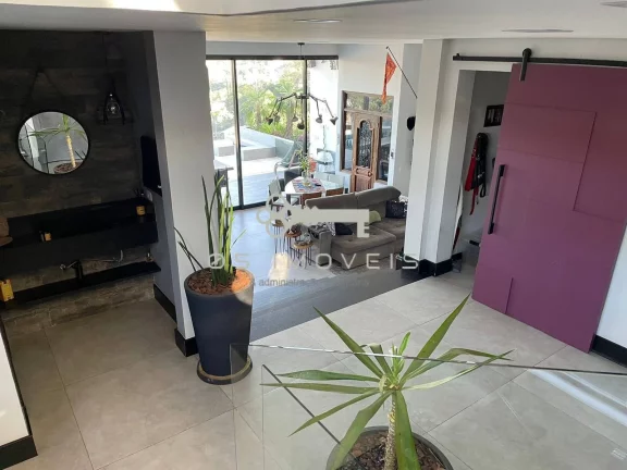 Imagem Casa à venda na Granja Viana com vista para o Golf e 4 suítes COND. FECHADO