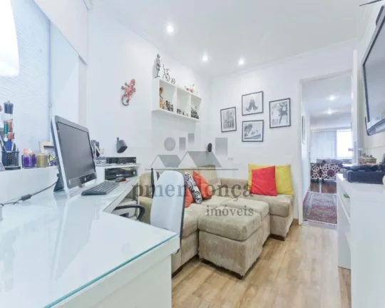 Imagem Excelente apartamento todo reformado em ótimo estado de conservação, living para 3 ambientes, var...