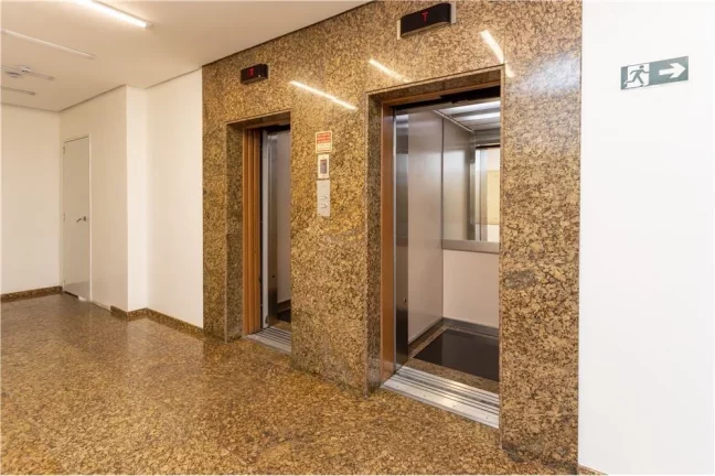 Imagem Sala à venda no bairro Floresta - Porto Alegre/RS