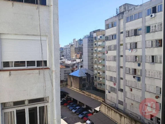 Imagem Na frente da UFRGS, kitnet reformada.