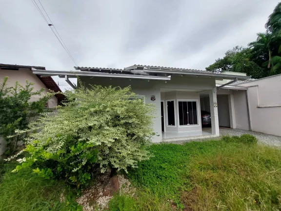 Imagem Casa com edícula independente, 5 dormitórios e garagem em terreno único em Pirabeiraba Joinville/SC