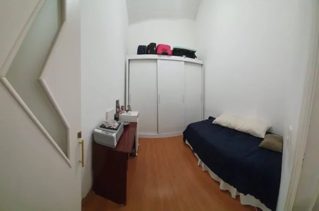 Imagem Sobrado em Condomínio Fechado 140 m² 3 Dormitórios 1 Suíte