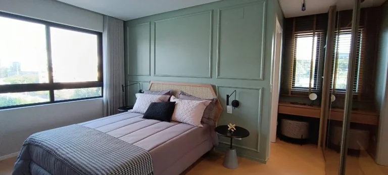 Imagem Apartamento no Cabral - 3 dormitórios - 101 m2. Sacada. Novo