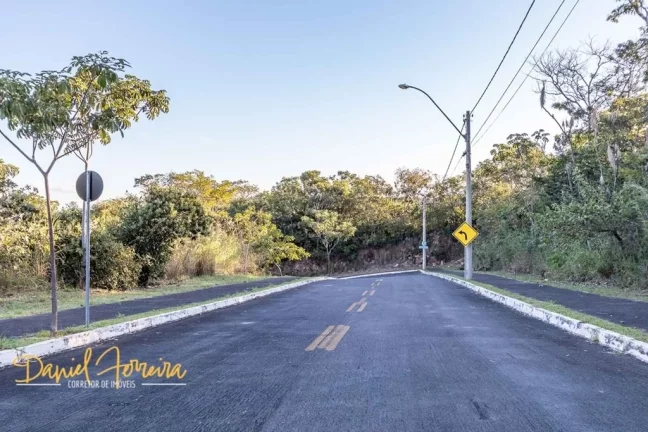 Imagem Lote vazado e de esquina na Travessa Itiquira