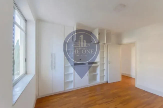 Imagem Luxuoso apartamento de 3 quartos na Vila Monumento, São Paulo-SP: 182m², 1 suíte, 2 salas, 4 banheiros e vaga de garagem.
