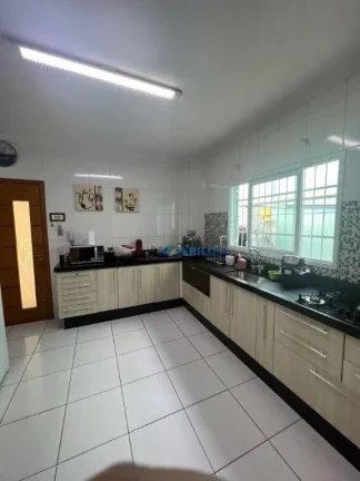 Imagem Sobrado à venda, 238 m² por R$ 1.200.000,00 - Vila Augusta - Guarulhos/SP
