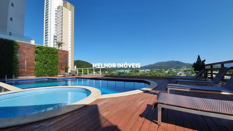 Imagem Apartamento mobiliado e equipado com 3 suítes, vista parcial para o Mar em Balneário Camboriú