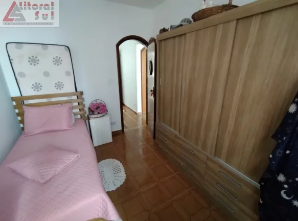 Imagem Apartamento à venda em Praia Grande-SP, bairro Mirim: 1 quarto, 1 sala, 1 banheiro, 1 vaga, 40m² de área.