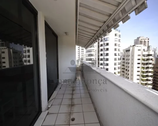 Imagem Cobertura sendo 4 suites, varandas, 5 vagas de garagem, com vista panorâmica, em uma das melhores r...